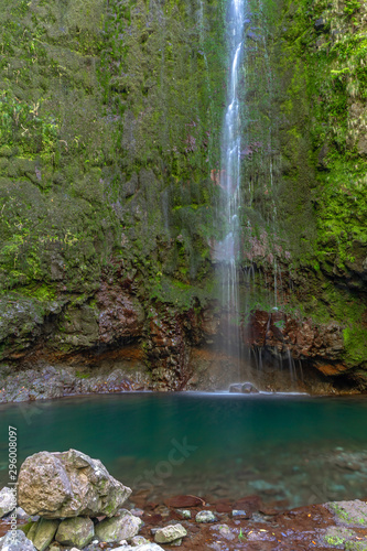 Wasserfall im Grünen Kessel, Caldeirao Verde, Madeira