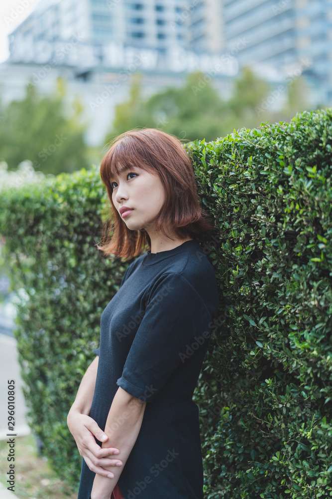 公園の女性 公園の女性