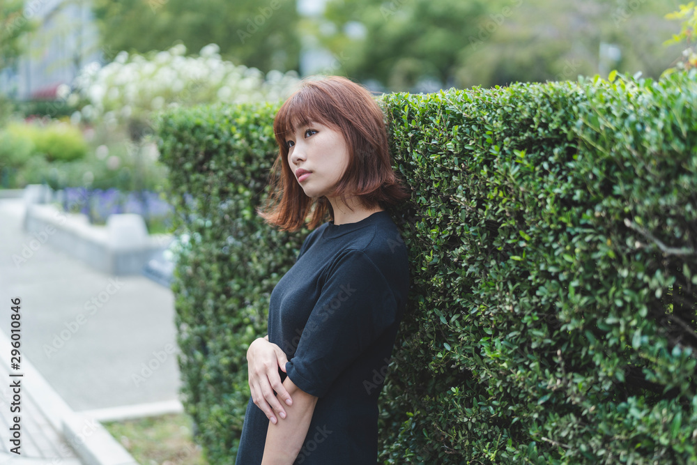 公園の女性 公園の女性