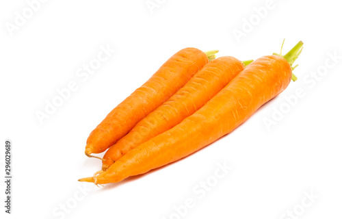 carrots isolated © ksena32