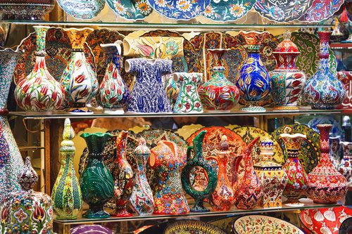 Photography Traditional decorated turkish tableware sold in Grand Bazaar in Istanbul, popula