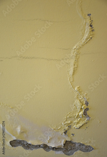 Wall peeling