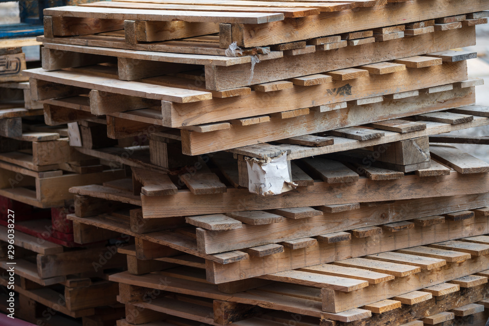 Alte Paletten auf einem Stapel Alte Paletten auf einem Stapel