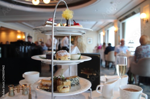 Tableau sur toile afternoon tea