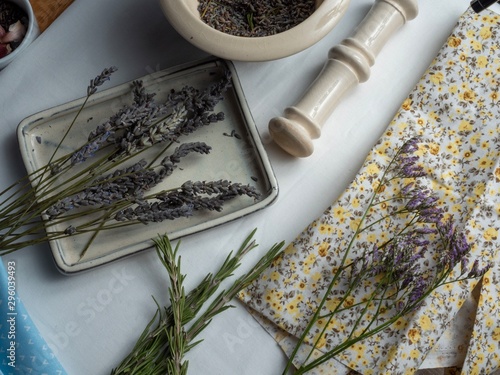 Obraz na płótnie Dried lavender for home apothecary w salonie