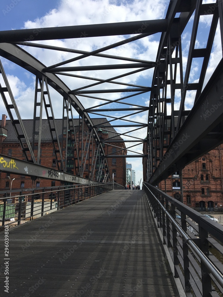 Brücke über die Elbe in Hamburg