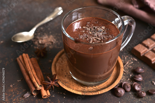 Obraz na plátně Delicious homemade hot chocolate with cinnamon.
