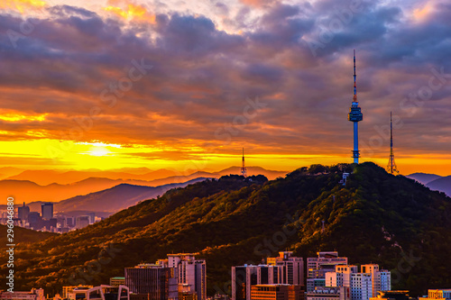 Canvas Print sunset in the city at Seoul ,South Korea.