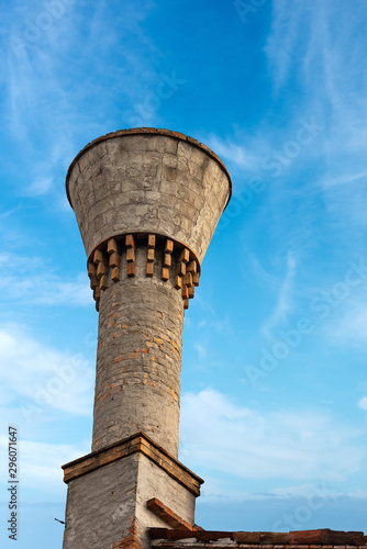 Venice, Ancient typical chimney on the roof of a house, UNESCO world heritage site, Veneto, Italy, Europe © Alberto Masnovo