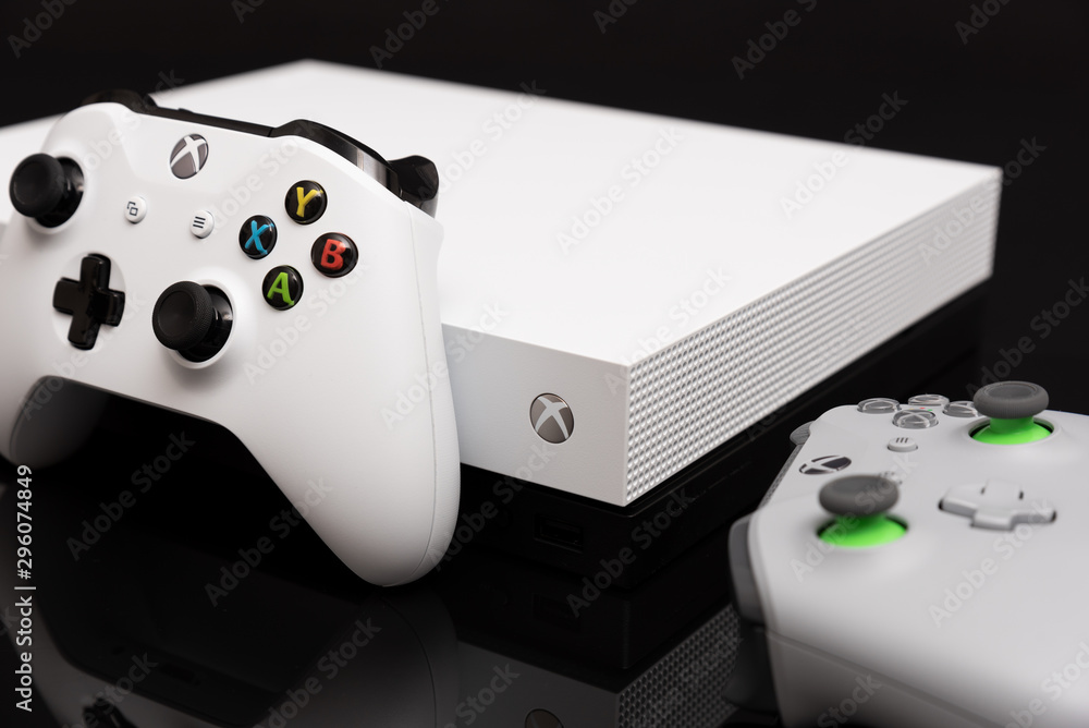 Иксбокс one s 2016. Xbox one без подписки. Xbox one 2013. Xbox one s 1000gb. Приставка xbox one x 1tb.