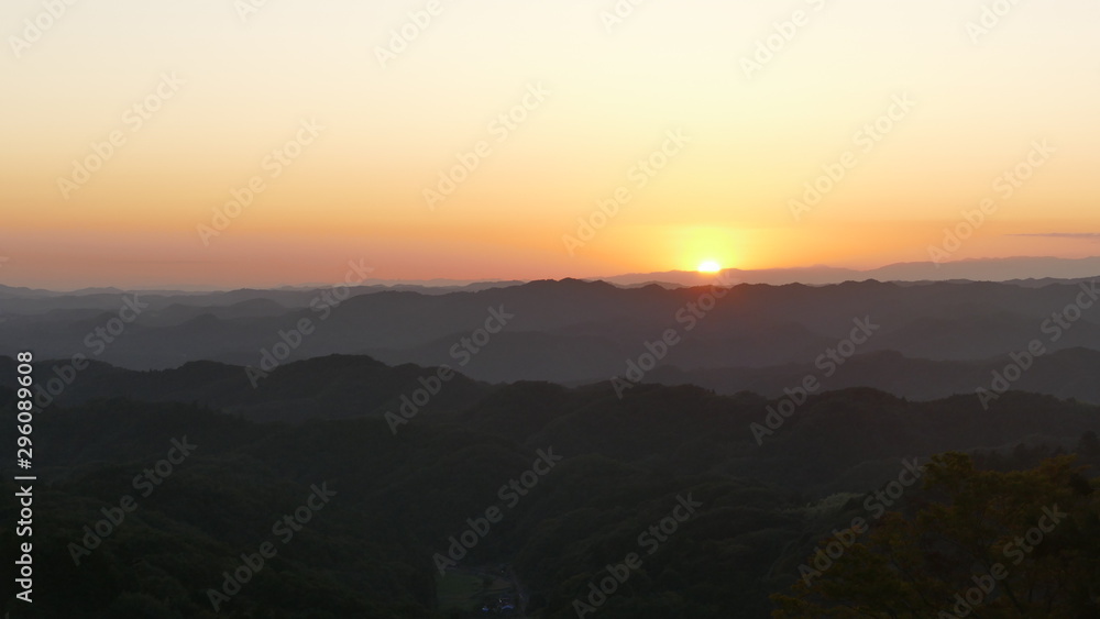 夕焼けと山並み　常陸太田市