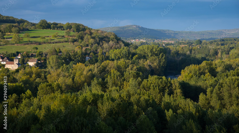 Vallée des Rocs im Tal der Dordogne in Frankreich