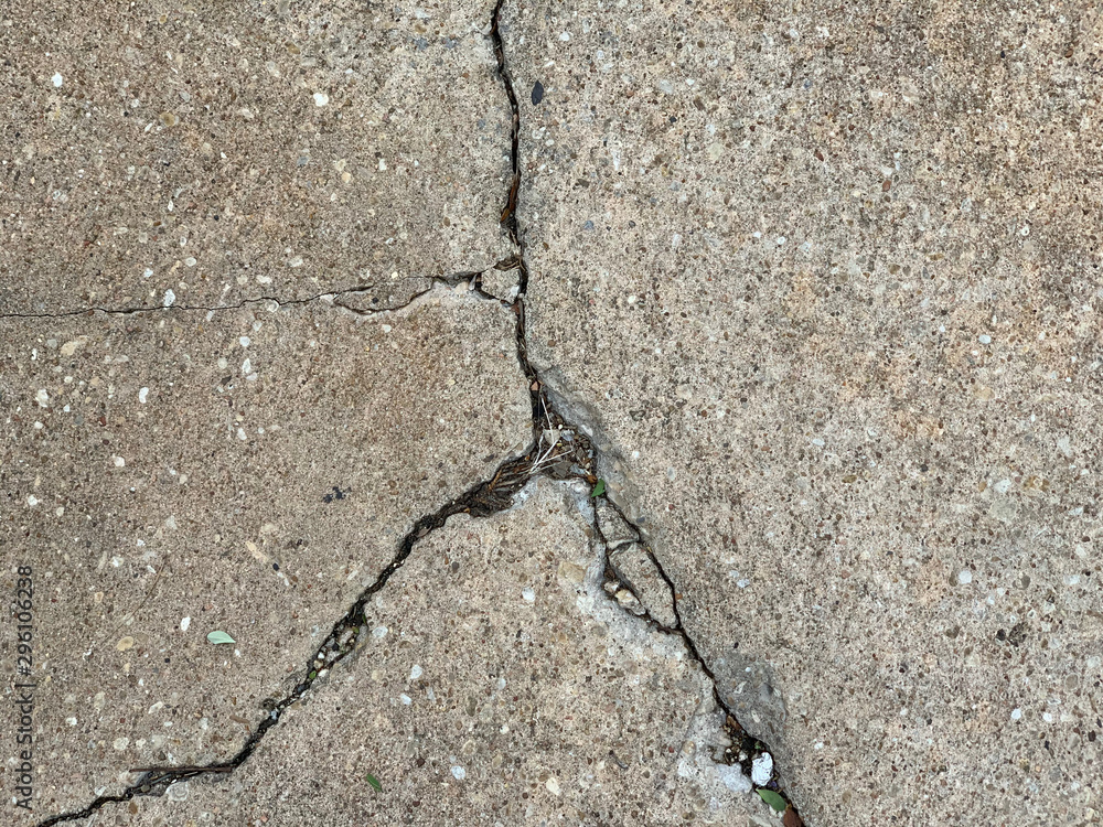 Fototapeta premium Cracked concrete texture