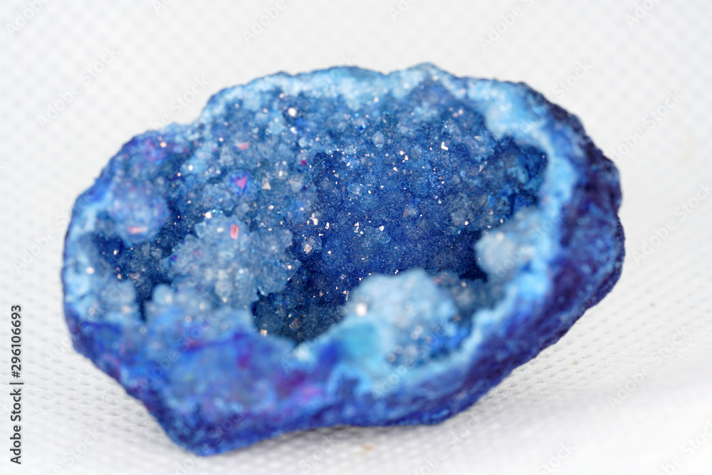 The agate is a semi-precious stone. It is a microcrystalline variety of quartz. The agate is a semi-precious stone. It is a microcrystalline variety of quartz.