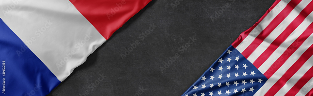 Obraz premium Flags of France and the United States of America with copy space