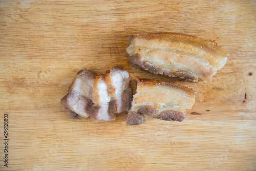 Slice crispy belly pork