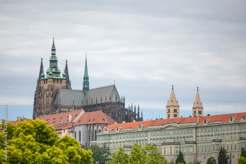 Fototapeta premium View of old town and Prague castle, Czech Republic
