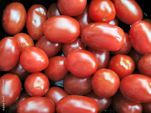 baby plum tomatoes © leafy