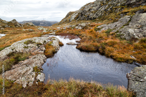 Obraz na płótnie Surrounding mountains near the town of Bergen in Norway. w salonie
