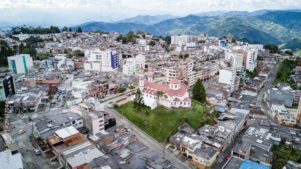 Vista aerea con dron de Manizales-Caldas- Colombia