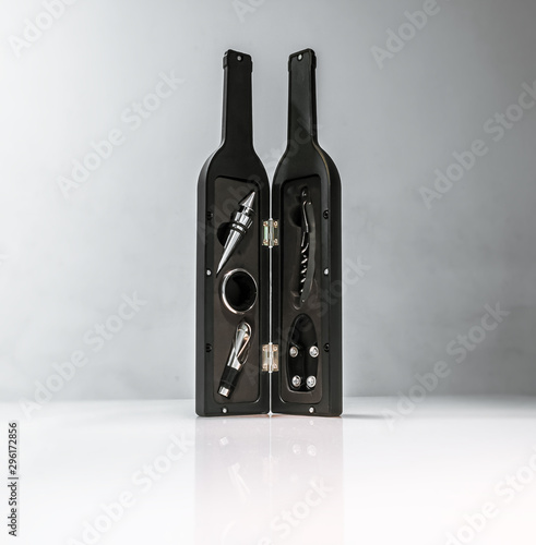 Open bottle shaped wine opener tools