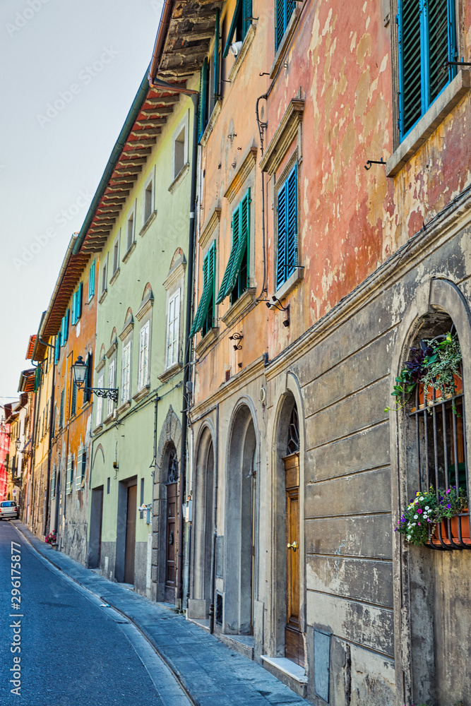 Fototapeta premium Montopoli in Val d'Arno narrow street architecture. Tuscany, Itaky.