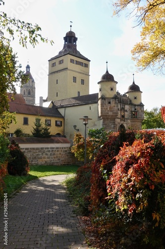 Weißenburg in Bayern - Ellinger Tor mit Turm der Andreaskirche