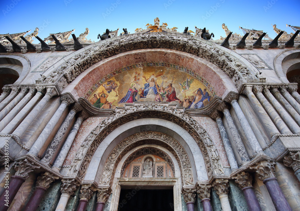 Obraz premium Gate of Basilica di San Marco in Venice, Italy