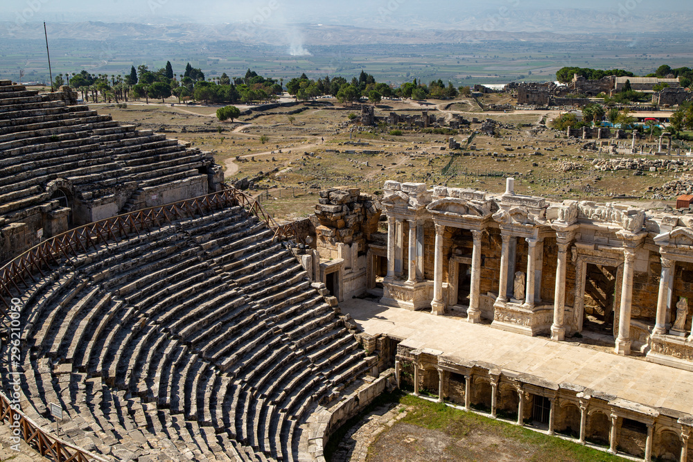 Fototapeta premium The ancient city of Hierapolis and the sources of Pamukkale