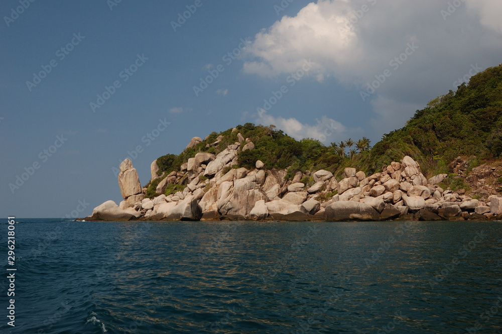 Hin Yaai Mae rock near Chalok Baan Kao bay, Koh Tao, Thailand Hin Yaai Mae rock near Chalok Baan Kao bay, Koh Tao, Thailand