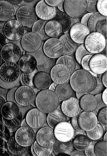 many Romanian coins