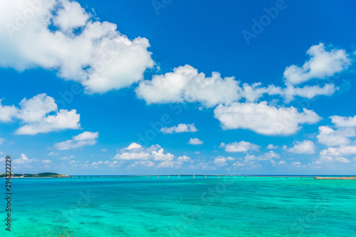 Fototapeta Naklejka Na Ścianę i Meble -  宮古島の海　Beautiful beach in Miyakojima Island, Okinawa.