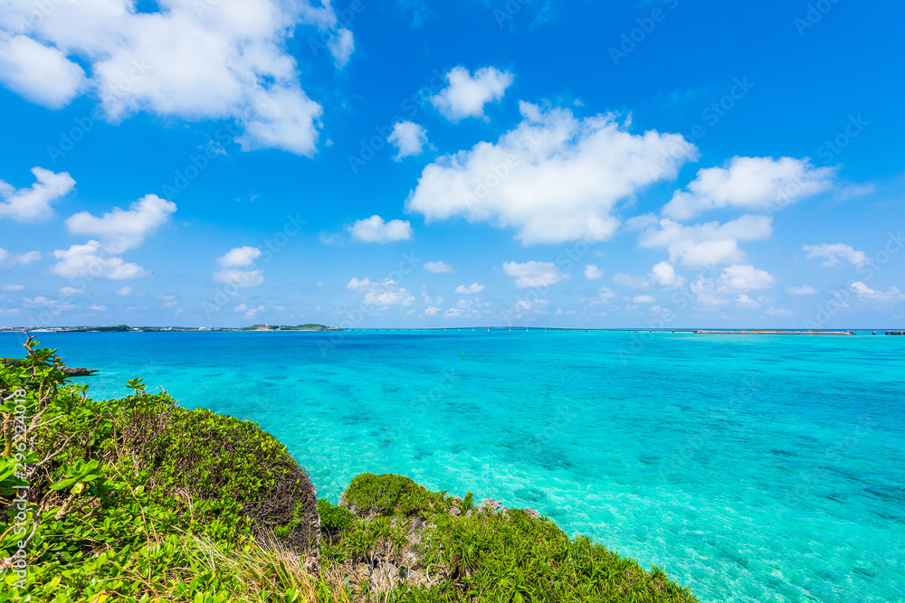 美しい宮古島の海　Beautiful beach in Miyakojima Island, Okinawa.