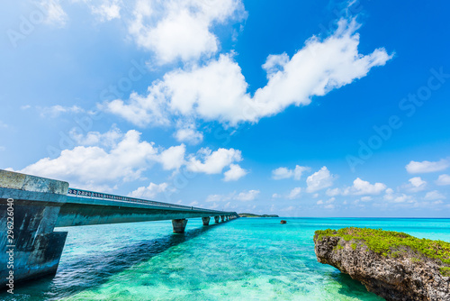 Wallpaper Mural 宮古島の海　Beautiful beach in Miyakojima Island, Okinawa. Torontodigital.ca