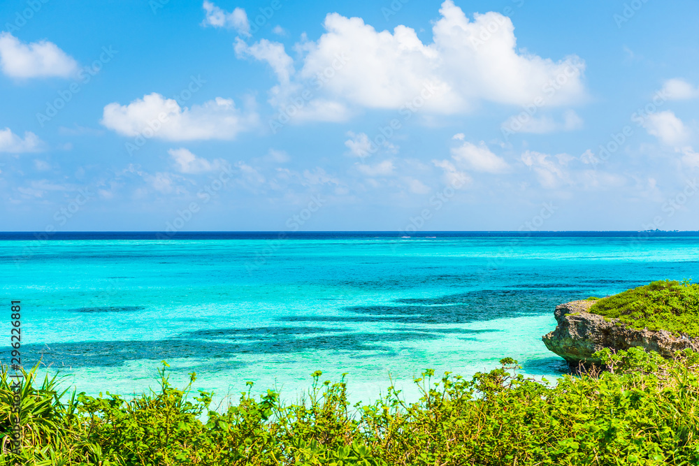 美しい宮古島の海　Beautiful beach in Miyakojima Island, Okinawa.