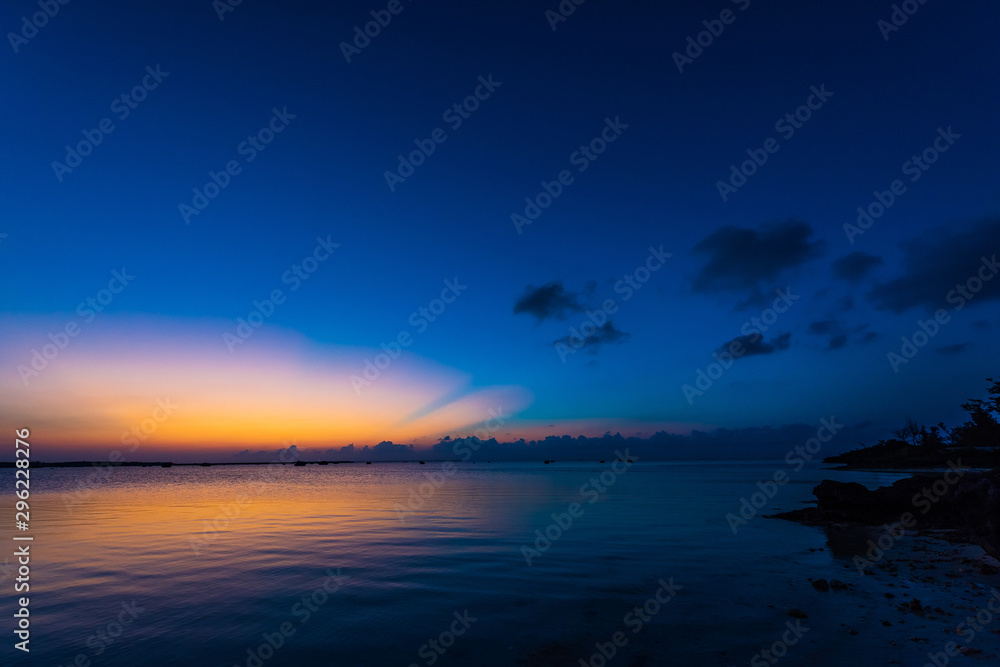 伊良部島　佐和田の浜の夕日