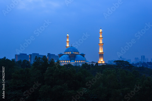 Photography majestic view of federal territory kuala lumpur, malaysia mosque during sunrise