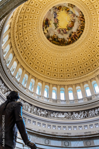 Obraz na plátne Statue US Capitol Dome Rotunda Apothesis Washington DC