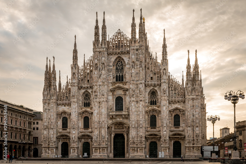 Alba al Duomo di Milano