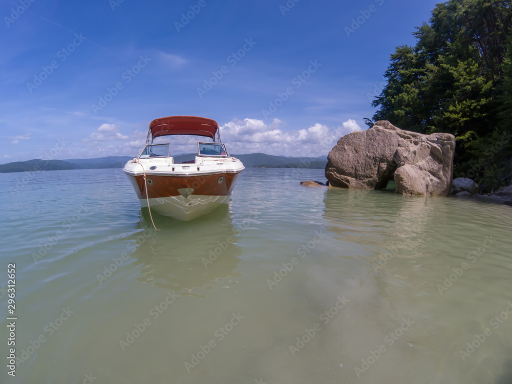 boating around lake jocassee south carolina