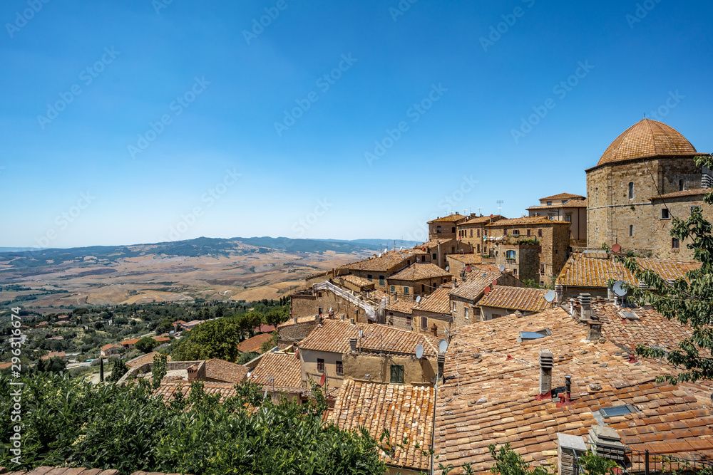 Obraz premium Old Stone Buildings In Tuscany Italy