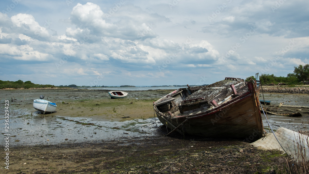 Bateaux échoués Bateaux échoués