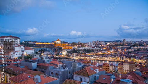 Porto und VIla Nova de Gaia nach Sonnenuntergang