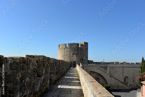 Tours et remparts d’Aigues-Mortes