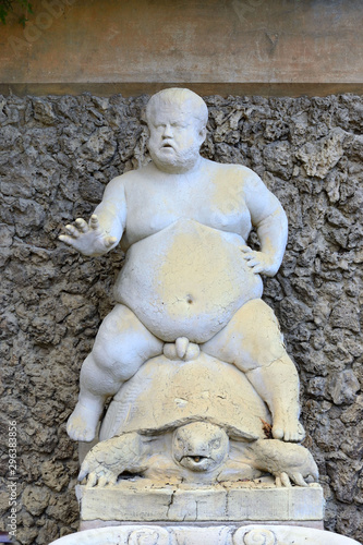 Fontana del Bacchino o fontanella del Nano Morgante - Firenze photo