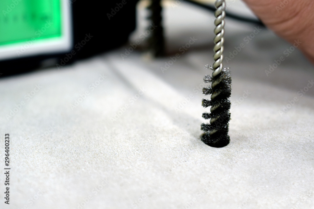 Tableau sur toile Measuring moisture from concrete floor