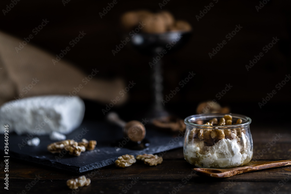 Fototapeta premium cottage cheese, honey and nuts