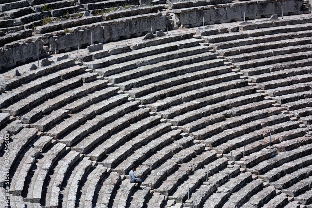 Ancient Greece: Spectacular Architecture, Acropolis and cradle of world theater Ancient Greece: Spectacular Architecture, Acropolis and cradle of world theater