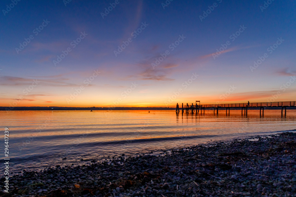 Obraz premium Abendstimmung bei Sonnenuntergang Ammersee in Oberbayern
