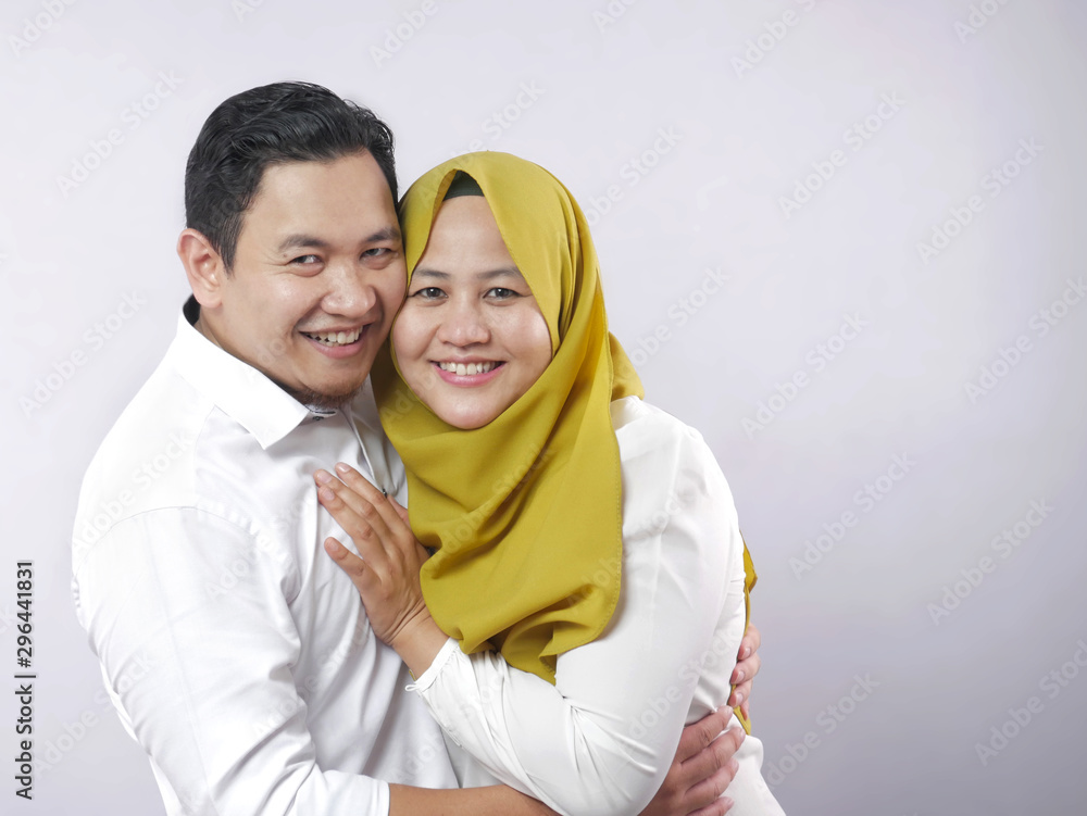 Fototapeta premium Happy Asian Muslim Couple